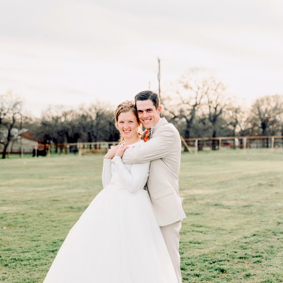 Meet your Posher, Madison - Picture 1 of 6